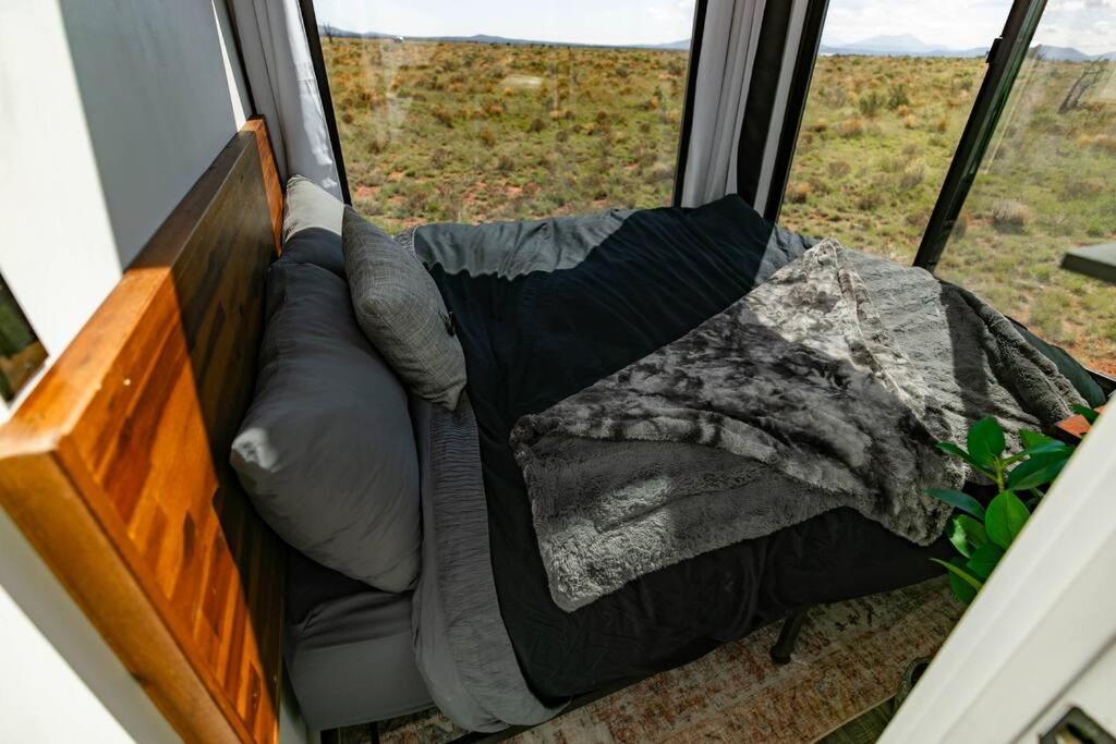 Grand Canyon Stargazing Off-Grid Tiny Home 瓦莱 外观 照片